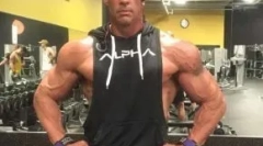 Culturist din sua, care nu-i plac câinii mici, a deschis adăpostul pentru chihuahua